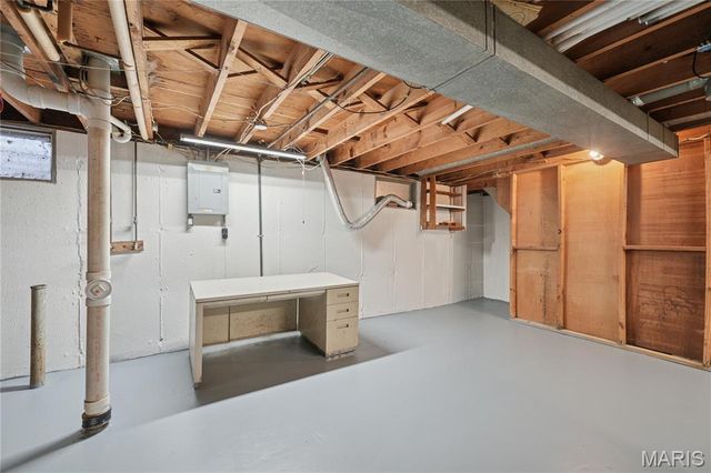 1565 Yaqui Drive, Florissant, MO 63031