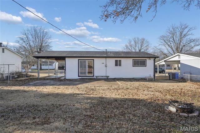 1565 Yaqui Drive, Florissant, MO 63031