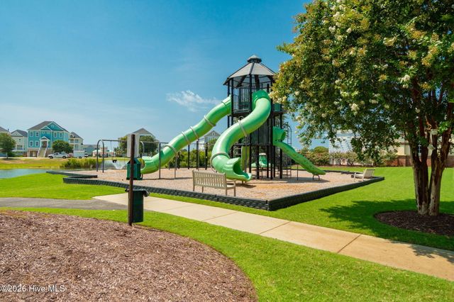 742 Cannonsgate Drive, Newport, NC 28570