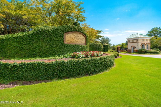 742 Cannonsgate Drive, Newport, NC 28570