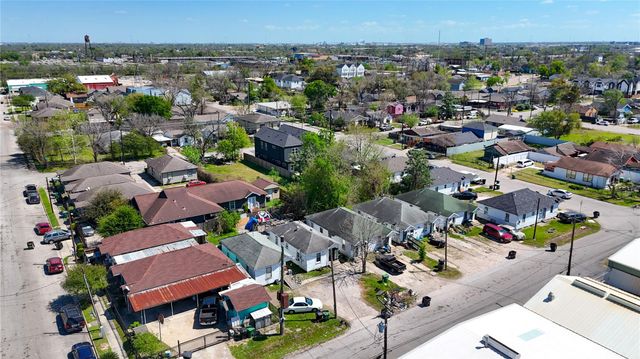 2916 Chapman Street, Houston, TX 77009