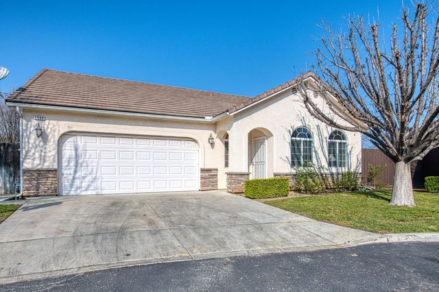 1559 Poe Lane, Clovis, CA 93611