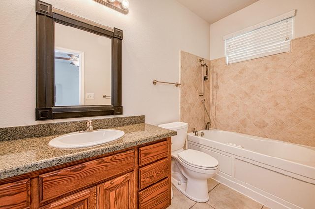 1559 Poe Lane, Clovis, CA 93611