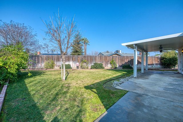 1559 Poe Lane, Clovis, CA 93611