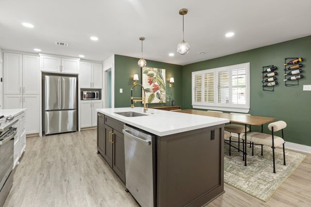 5113 W 43rd Street, Houston, TX 77092