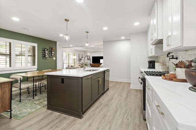 5113 W 43rd Street, Houston, TX 77092