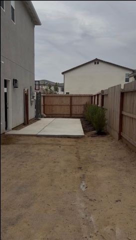 11382 N La Brisa Drive, Fresno, CA 93730