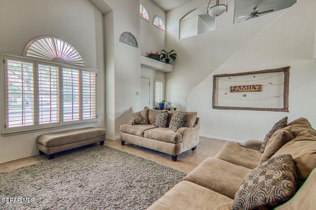 6372 Franklin Ridge Drive, El Paso, TX 79912