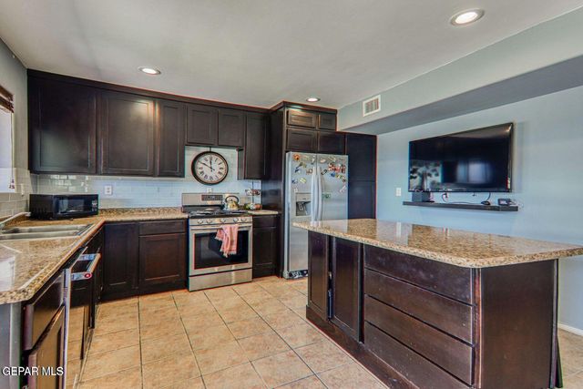 6372 Franklin Ridge Drive, El Paso, TX 79912