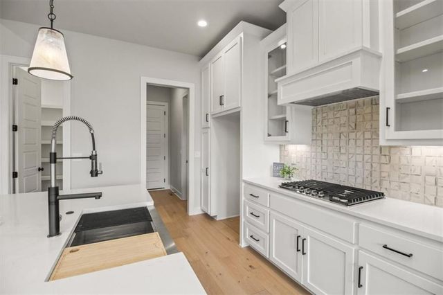 4104 SE Adams Drive, Blue Springs, MO 64014