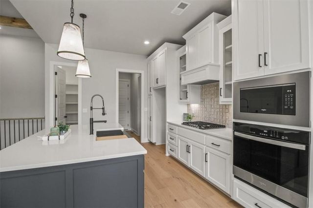 4104 SE Adams Drive, Blue Springs, MO 64014