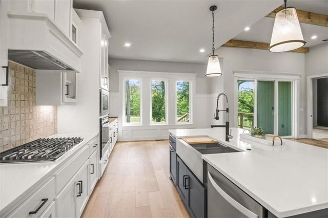 4104 SE Adams Drive, Blue Springs, MO 64014