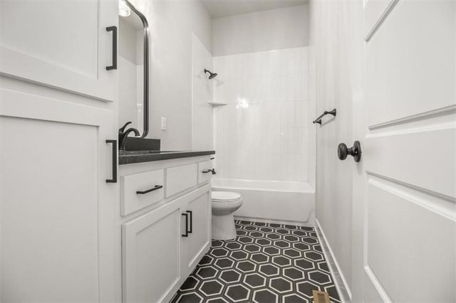 4104 SE Adams Drive, Blue Springs, MO 64014