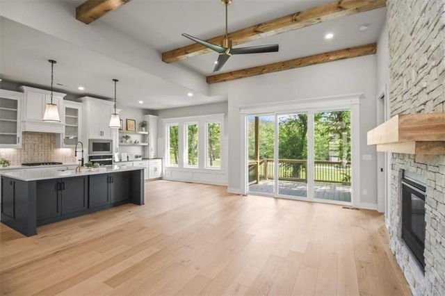 4104 SE Adams Drive, Blue Springs, MO 64014