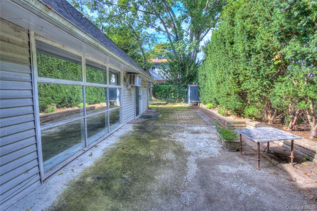 49 Radcliff Avenue, Port Washington, NY 11050