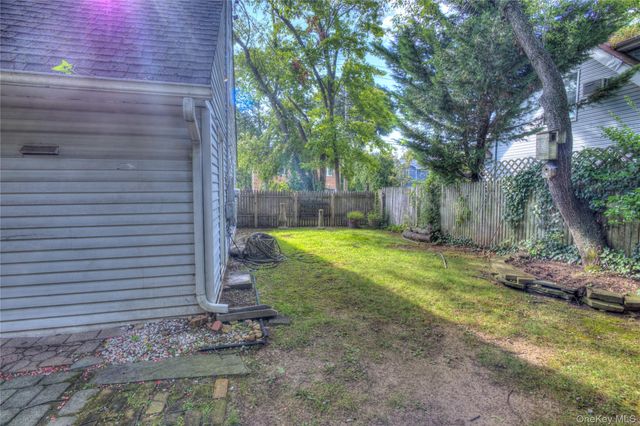 49 Radcliff Avenue, Port Washington, NY 11050