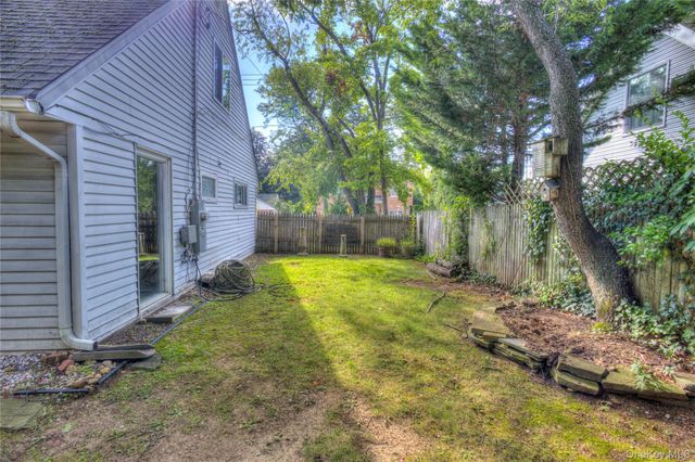 49 Radcliff Avenue, Port Washington, NY 11050