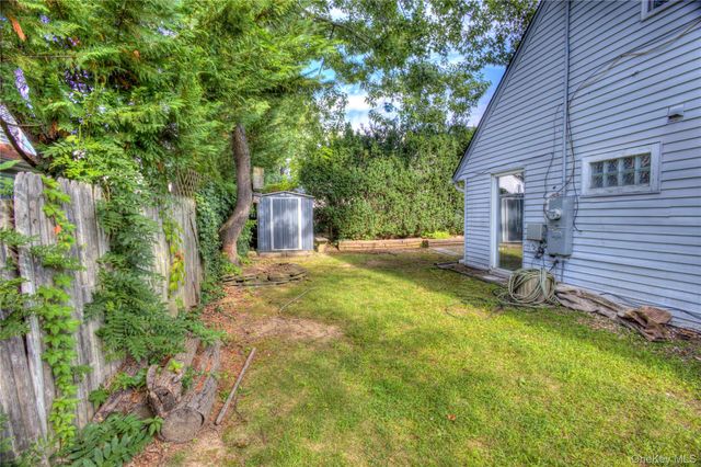 49 Radcliff Avenue, Port Washington, NY 11050
