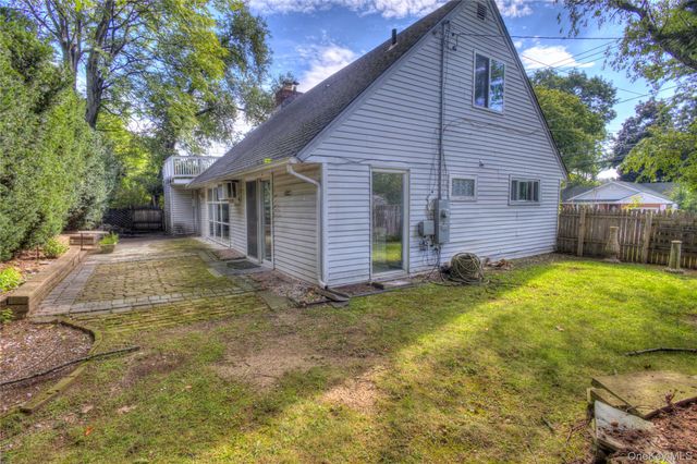 49 Radcliff Avenue, Port Washington, NY 11050