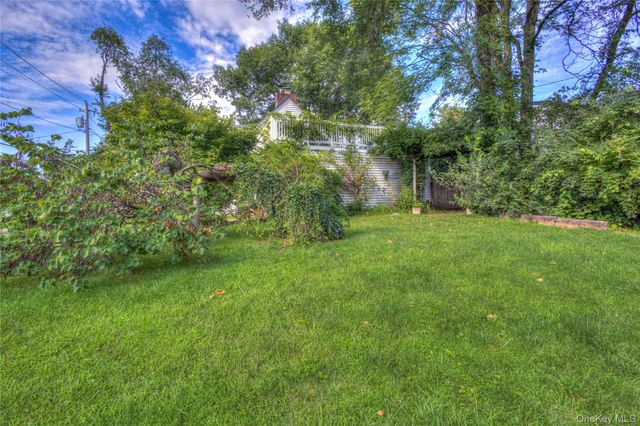 49 Radcliff Avenue, Port Washington, NY 11050