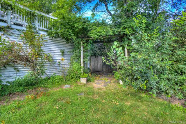 49 Radcliff Avenue, Port Washington, NY 11050