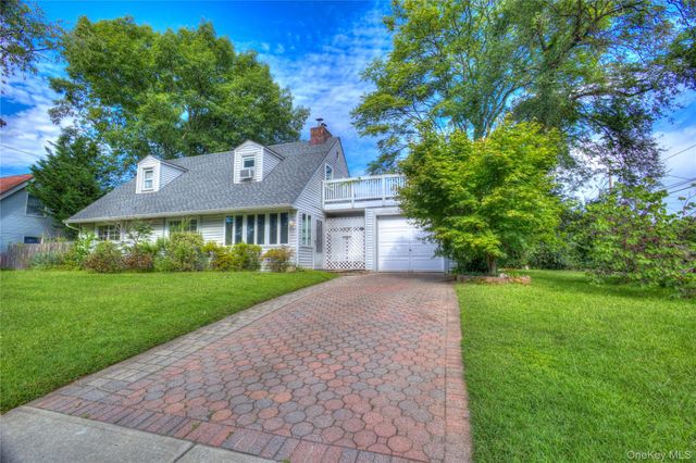 49 Radcliff Avenue, Port Washington, NY 11050