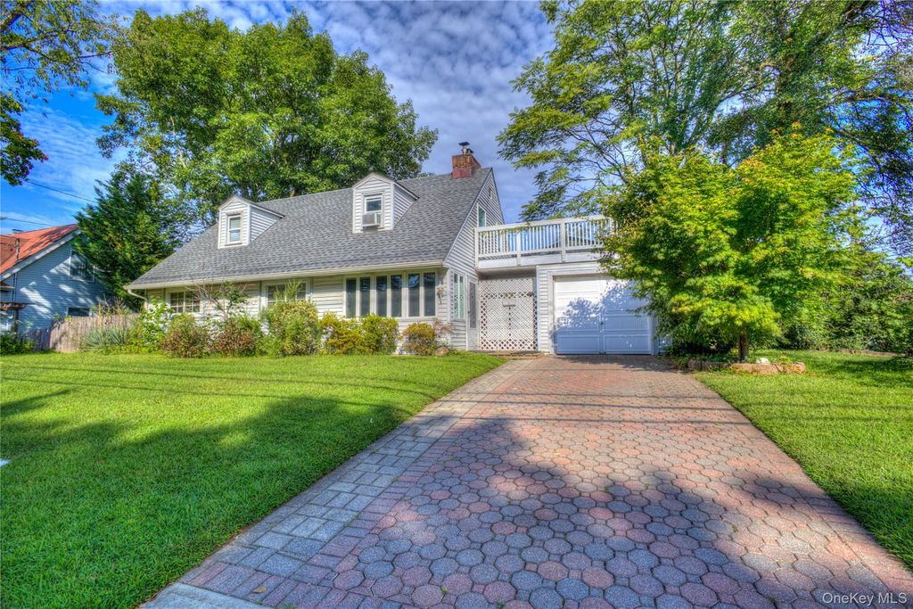 49 Radcliff Avenue, Port Washington, NY 11050 — photo 2