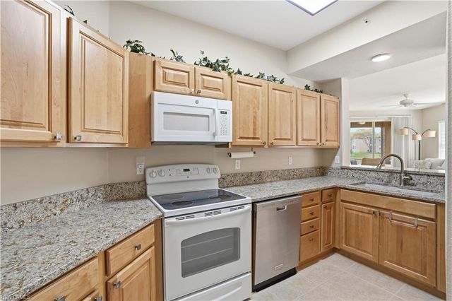 6560 Huntington Lakes CIR 104, Naples, FL 34119