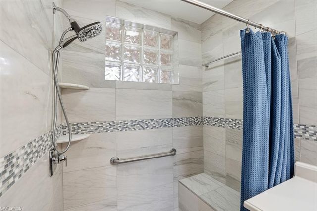 6560 Huntington Lakes CIR 104, Naples, FL 34119