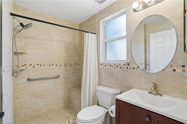 6560 Huntington Lakes CIR 104, Naples, FL 34119