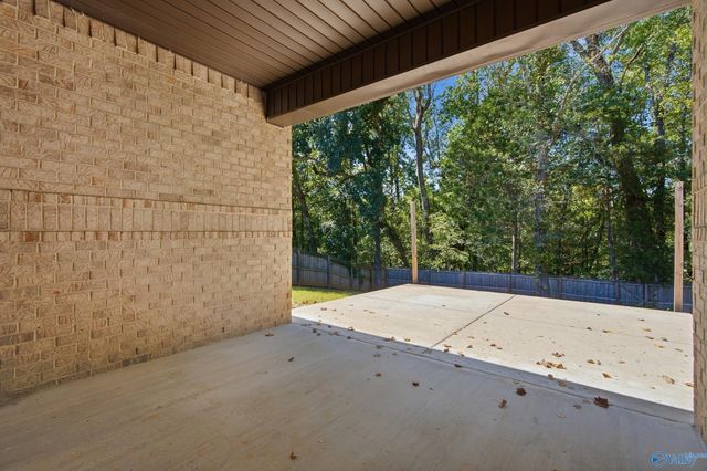 15435 Ironcrest Drive NW, Harvest, AL 35749