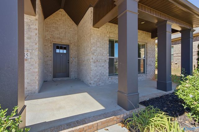 15435 Ironcrest Drive NW, Harvest, AL 35749
