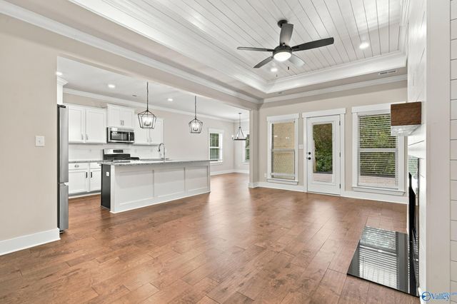 15435 Ironcrest Drive NW, Harvest, AL 35749