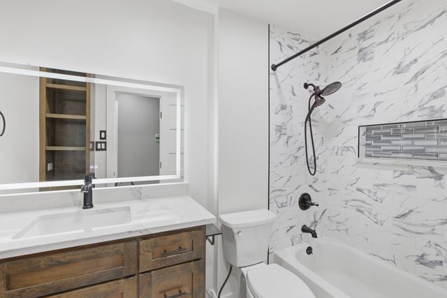 2651 Via Ventura Circle, Carrollton, TX 75006