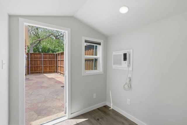 2651 Via Ventura Circle, Carrollton, TX 75006