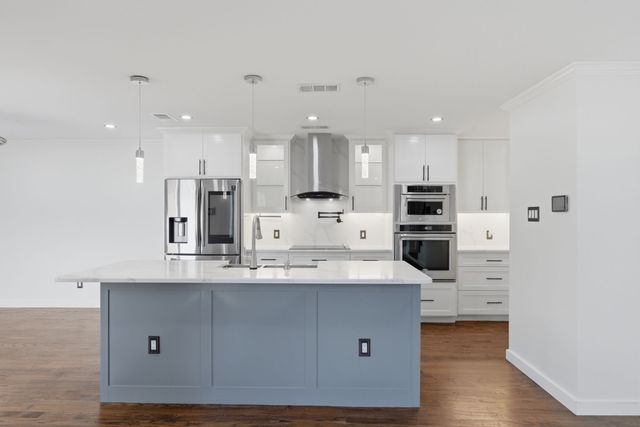 2651 Via Ventura Circle, Carrollton, TX 75006