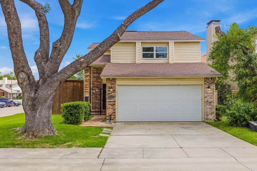 2651 Via Ventura Circle, Carrollton, TX 75006