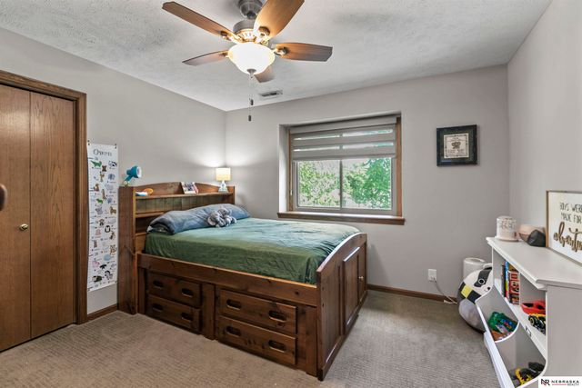 4718 Birch Creek Drive, Lincoln, NE 68516