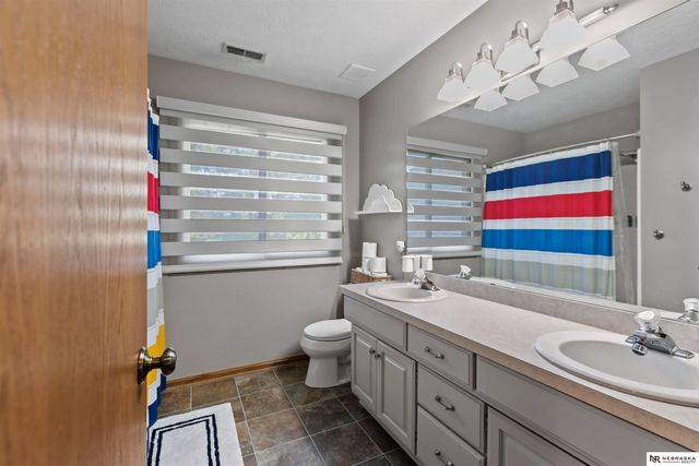 4718 Birch Creek Drive, Lincoln, NE 68516