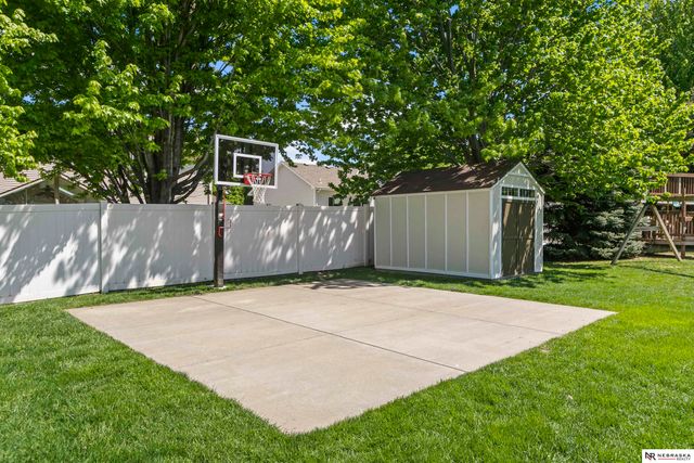 4718 Birch Creek Drive, Lincoln, NE 68516