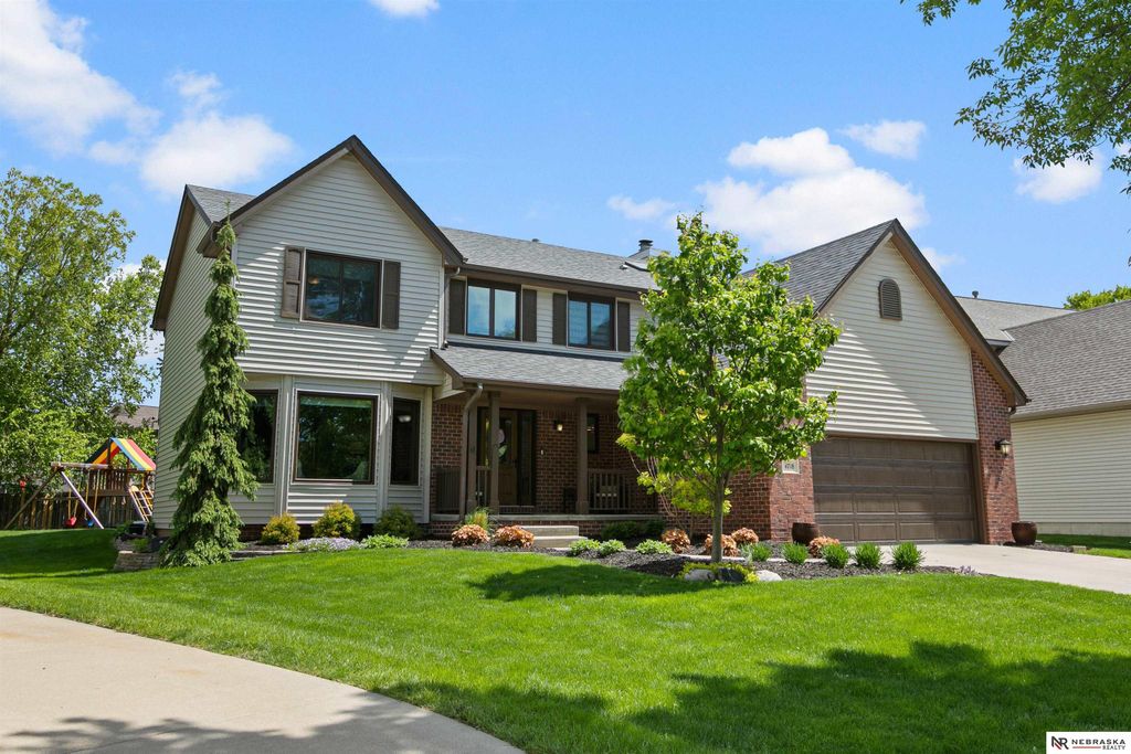 4718 Birch Creek Drive, Lincoln, NE 68516