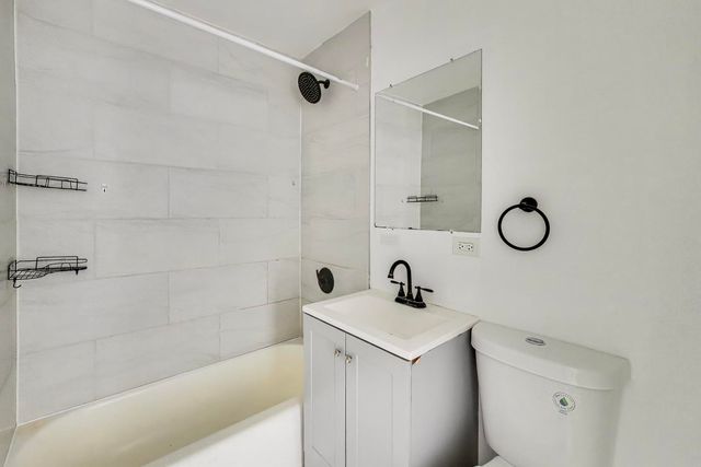 7250 N Western Avenue 508, Chicago, IL 60645