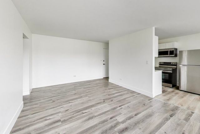 7250 N Western Avenue 508, Chicago, IL 60645