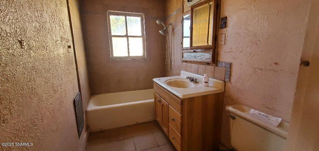 222 W Greening Avenue, Las Cruces, NM 88005