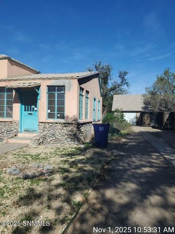 222 W Greening Avenue, Las Cruces, NM 88005