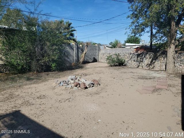 222 W Greening Avenue, Las Cruces, NM 88005