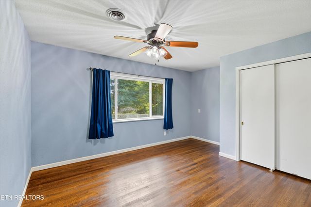 2140 Old Niles Ferry Rd, Maryville, TN 37803