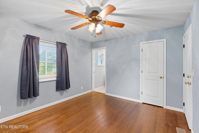 2140 Old Niles Ferry Rd, Maryville, TN 37803