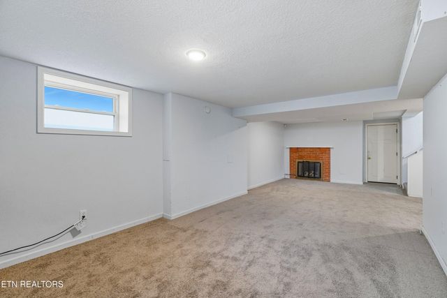 2140 Old Niles Ferry Rd, Maryville, TN 37803