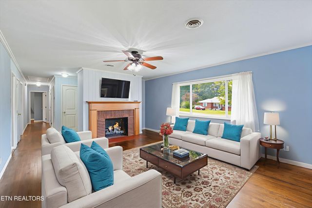 2140 Old Niles Ferry Rd, Maryville, TN 37803